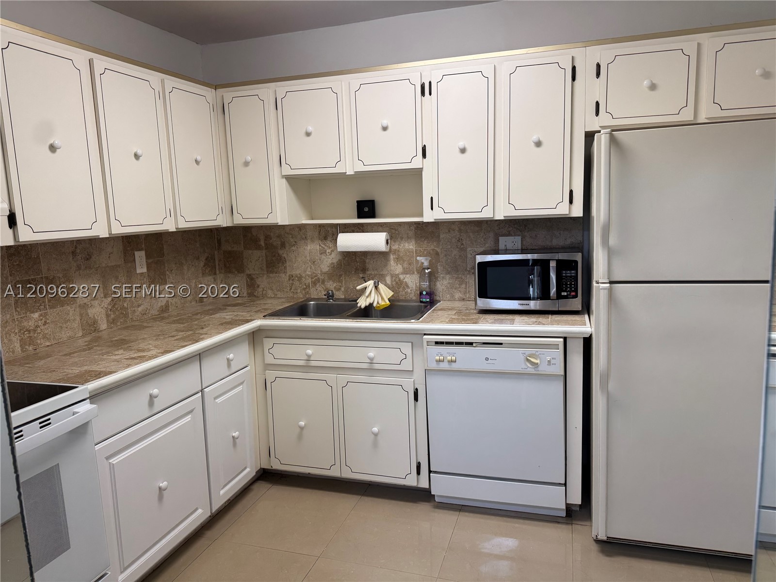 5731 NW 37th St #219, Virginia Gardens FL 33166