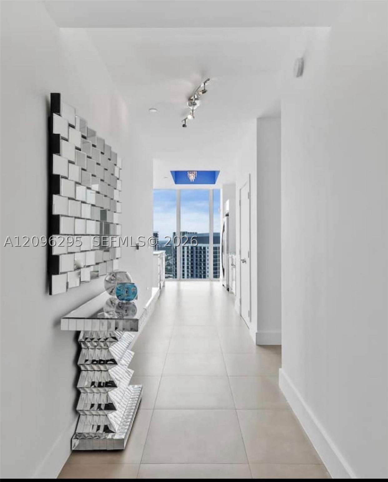 888 Biscayne Blvd #4701, Miami FL 33132