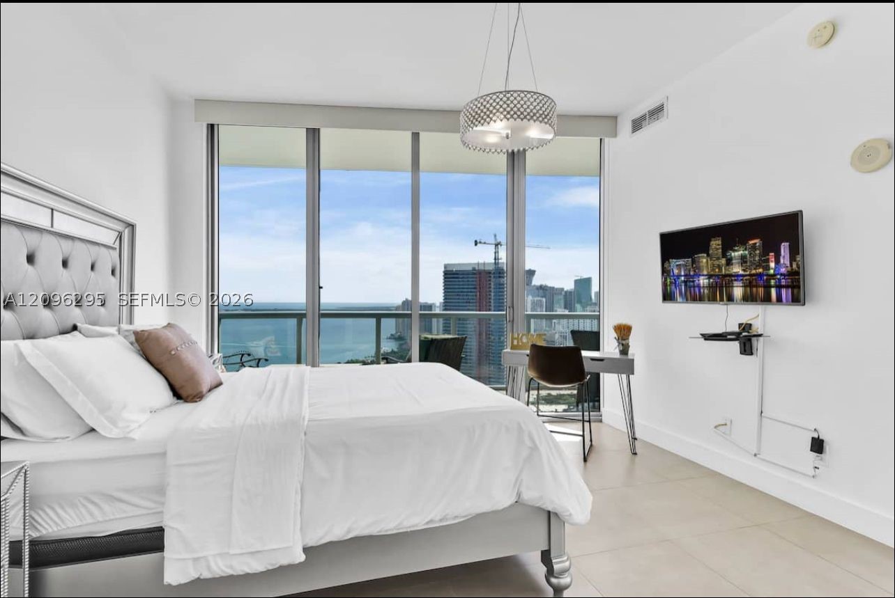 888 Biscayne Blvd #4701, Miami FL 33132