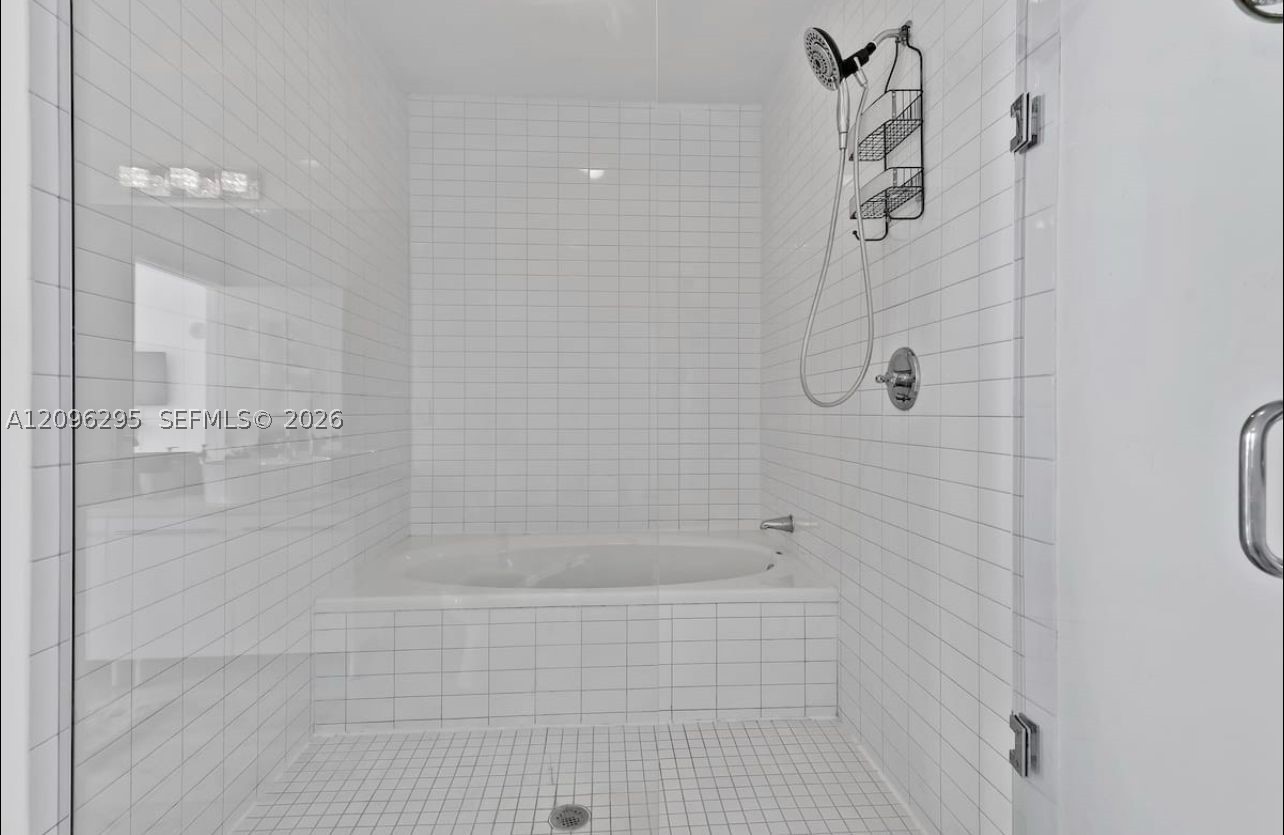 888 Biscayne Blvd #4701, Miami FL 33132