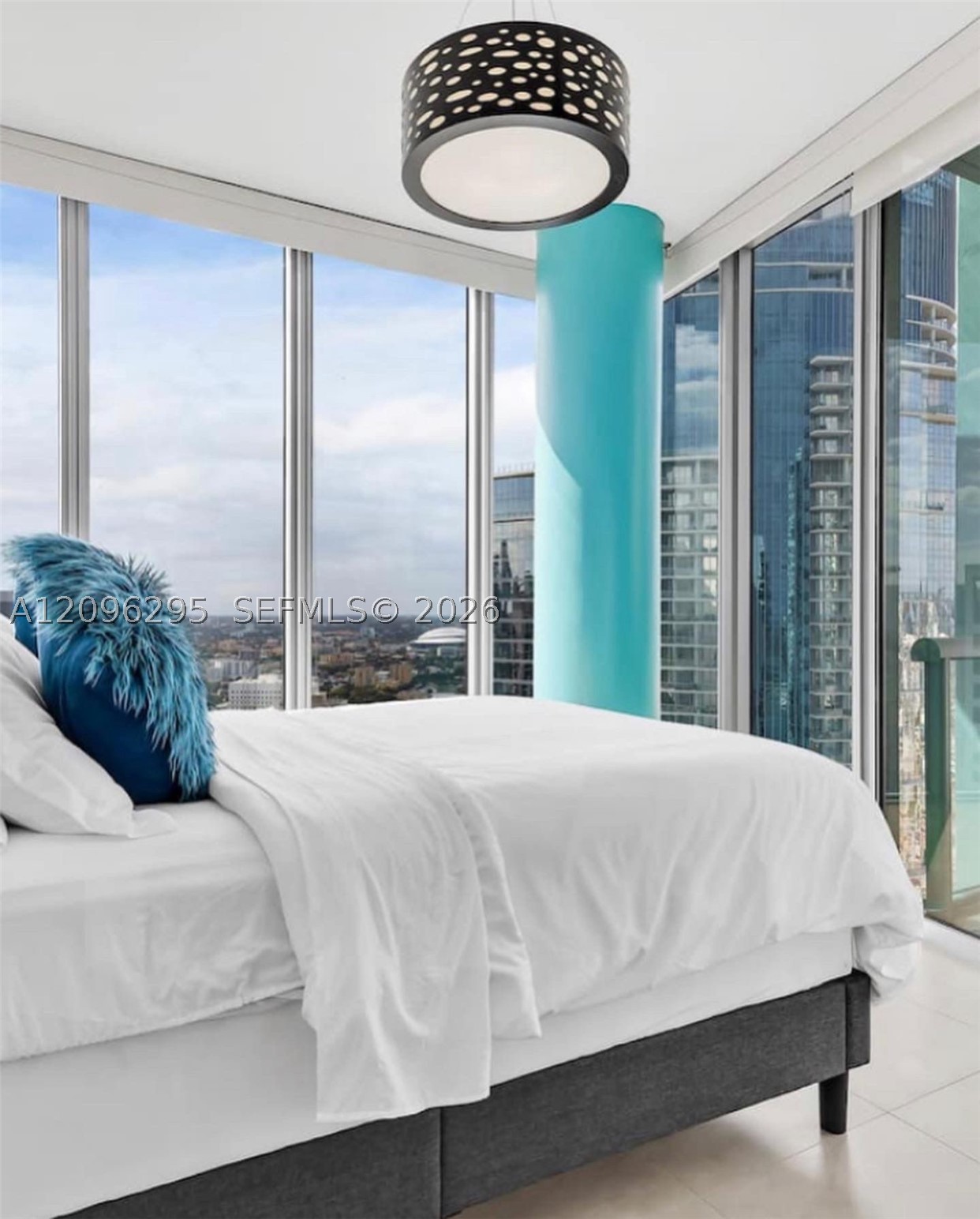 888 Biscayne Blvd #4701, Miami FL 33132