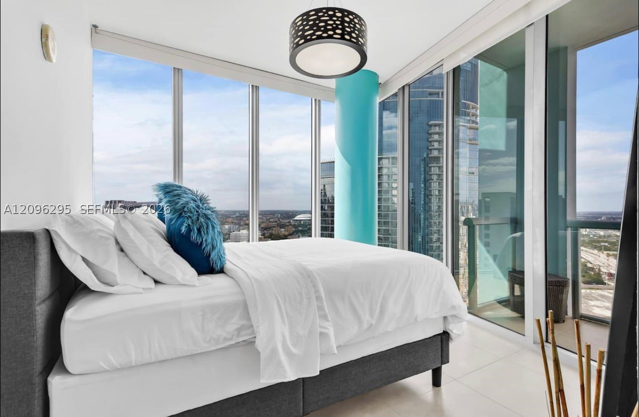 888 Biscayne Blvd #4701, Miami FL 33132