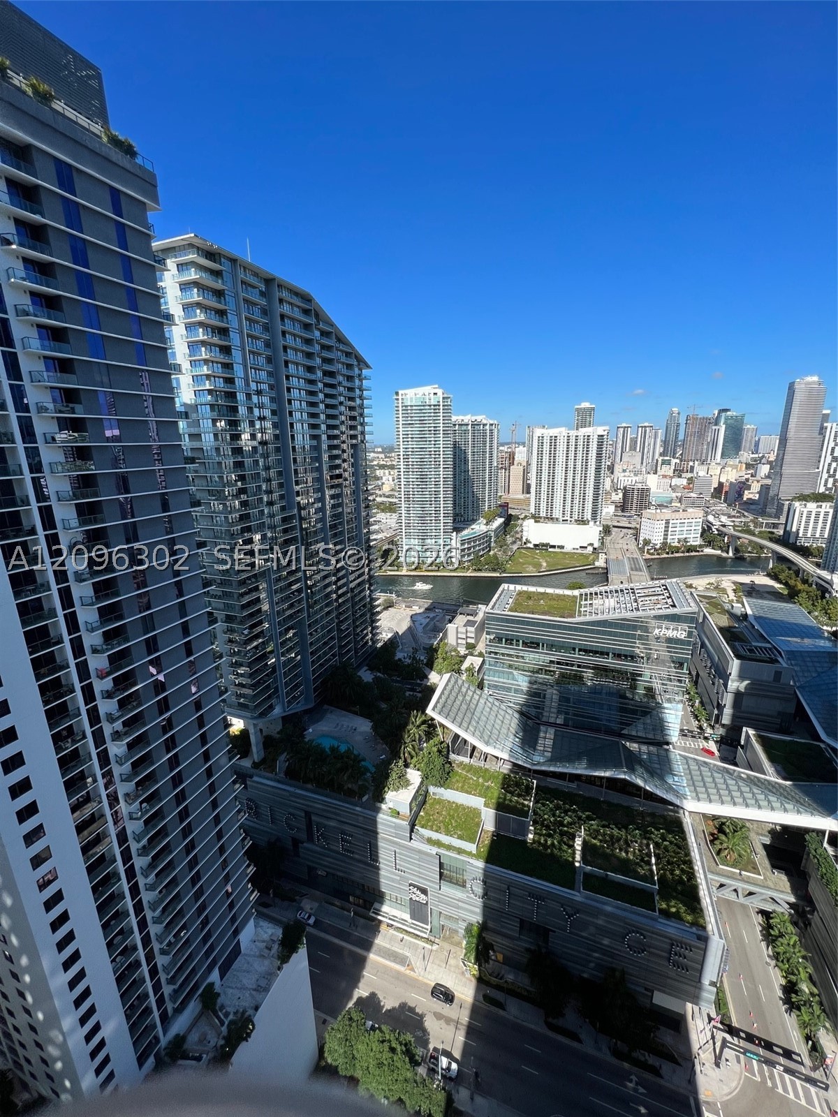 45 SW 9th St #3709, Miami FL 33130