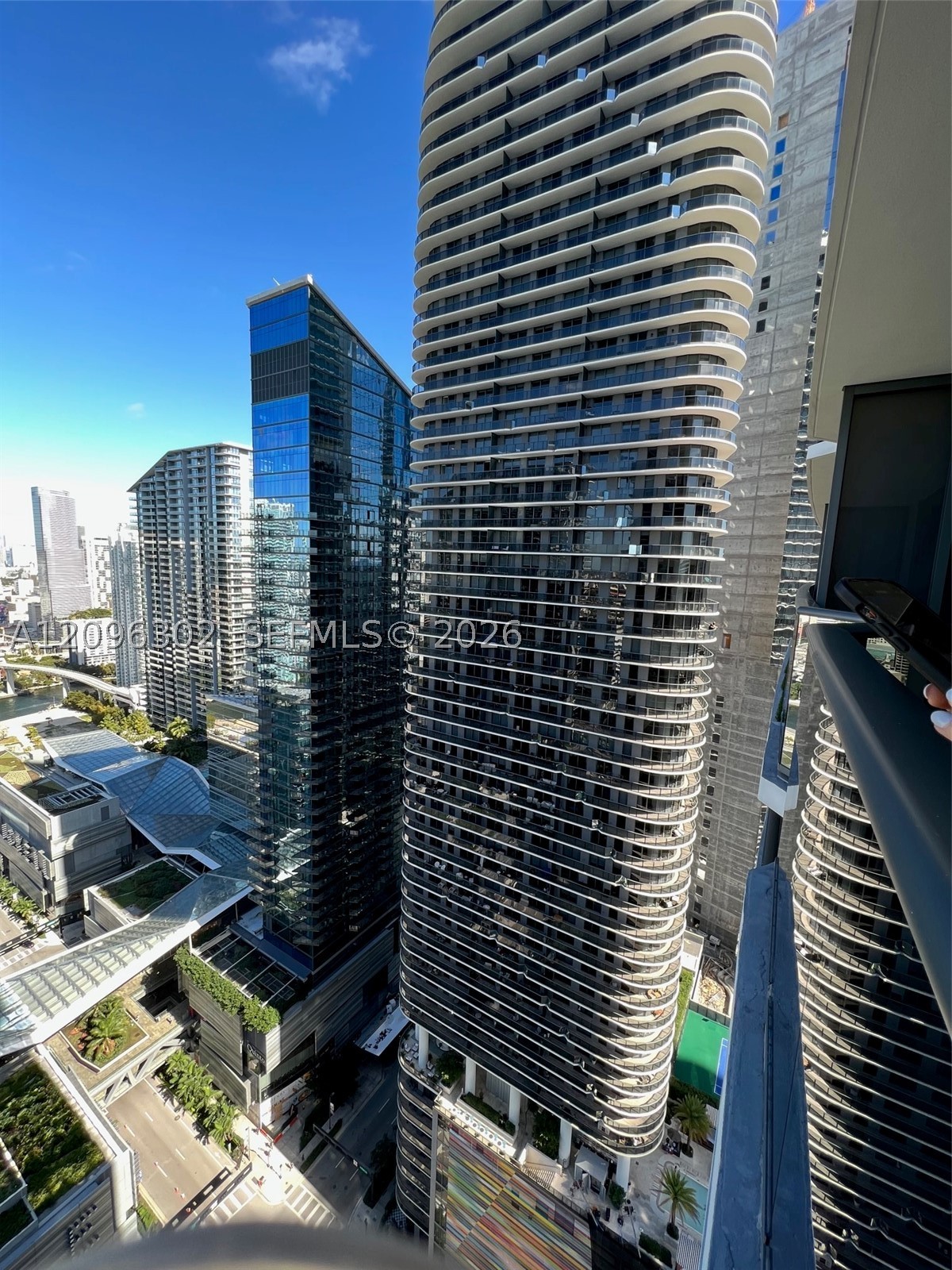 45 SW 9th St #3709, Miami FL 33130