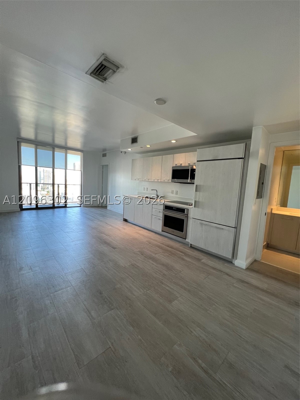 45 SW 9th St #3709, Miami FL 33130