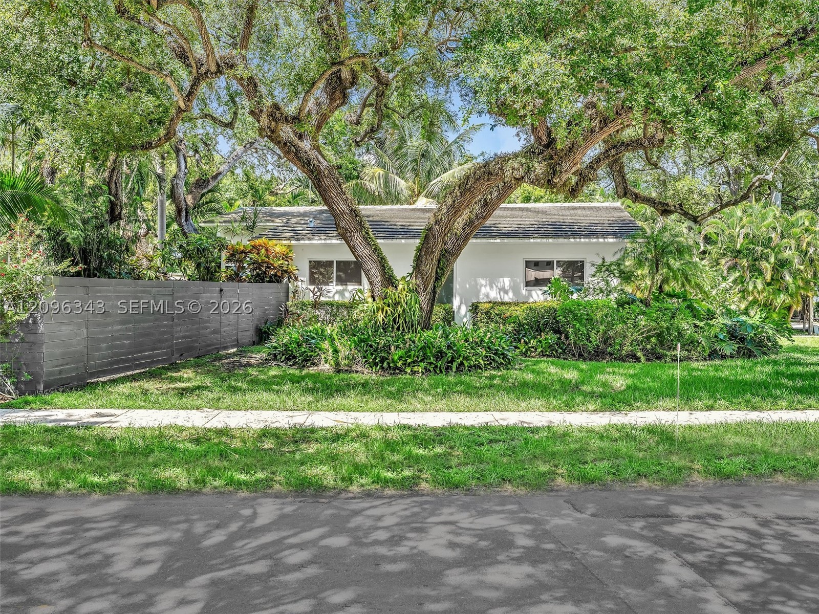 2640 Hilola St, Miami FL 33133
