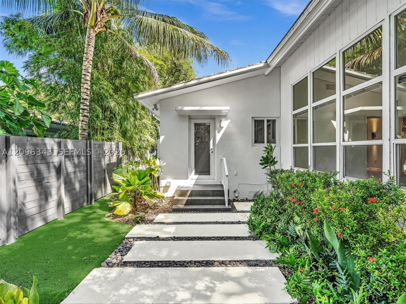 2640 Hilola St, Miami FL 33133