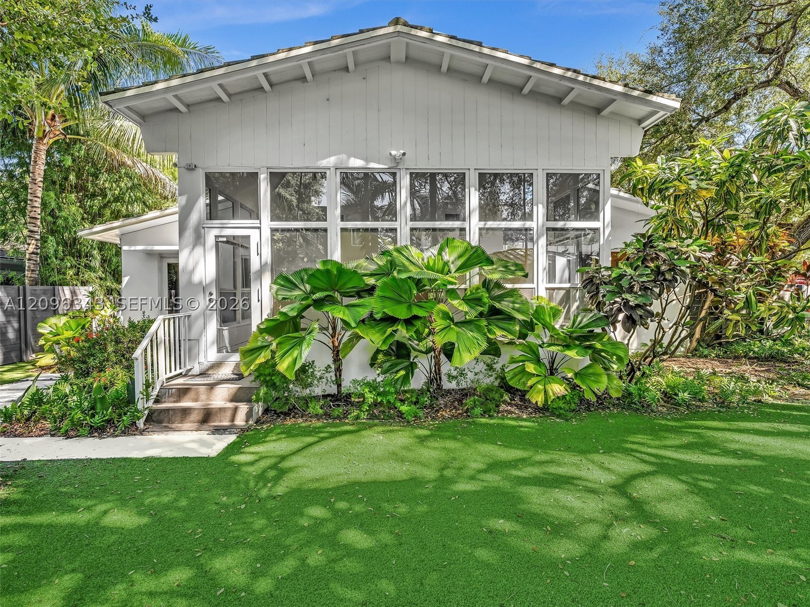 2640 Hilola St, Miami FL 33133