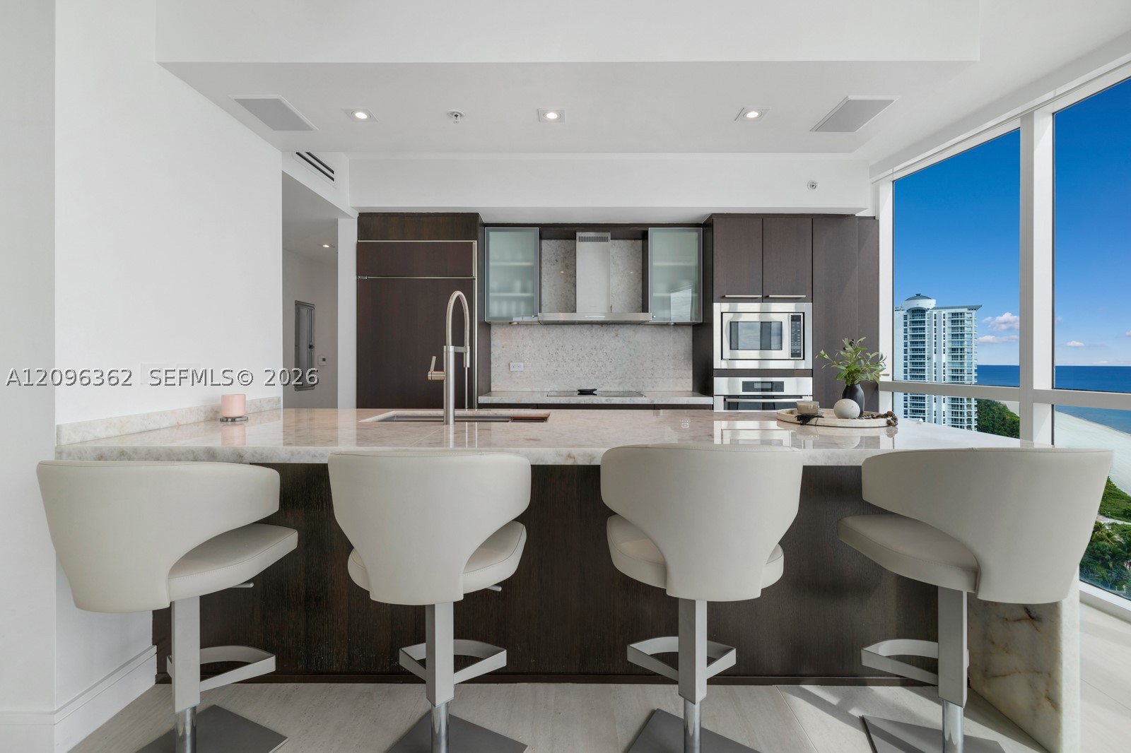 3801 Collins Ave #2006, Miami Beach FL 33140