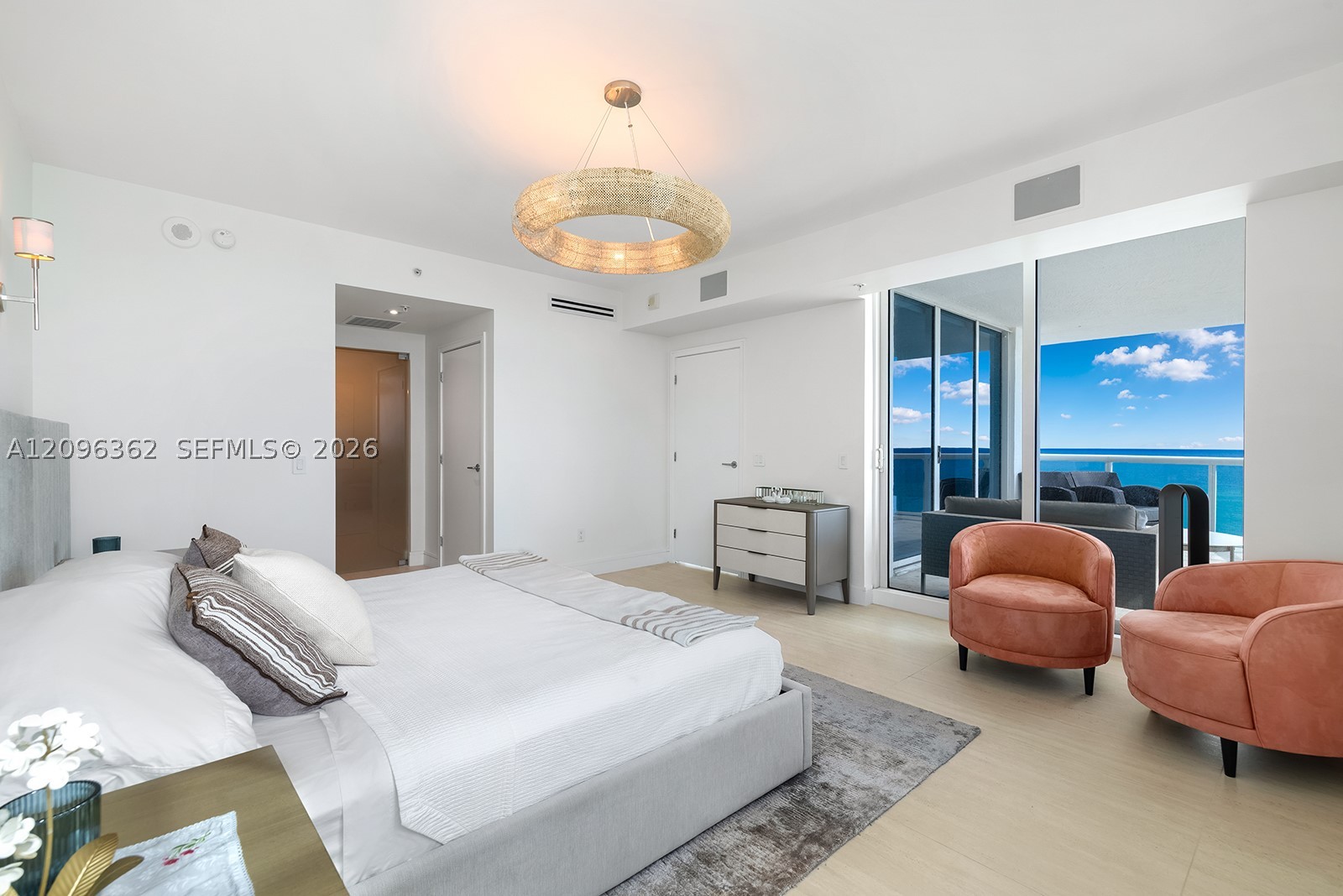 3801 Collins Ave #2006, Miami Beach FL 33140