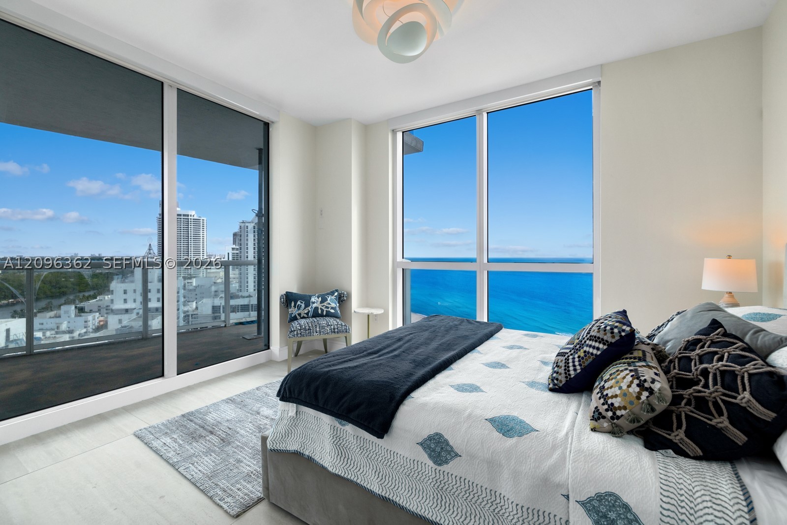 3801 Collins Ave #2006, Miami Beach FL 33140