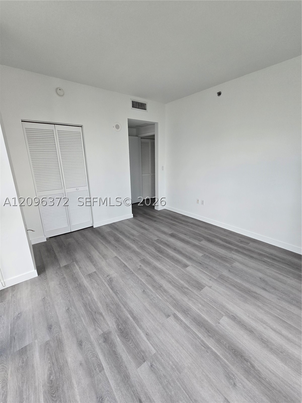 950 Brickell Bay Dr #3300, Miami FL 33131