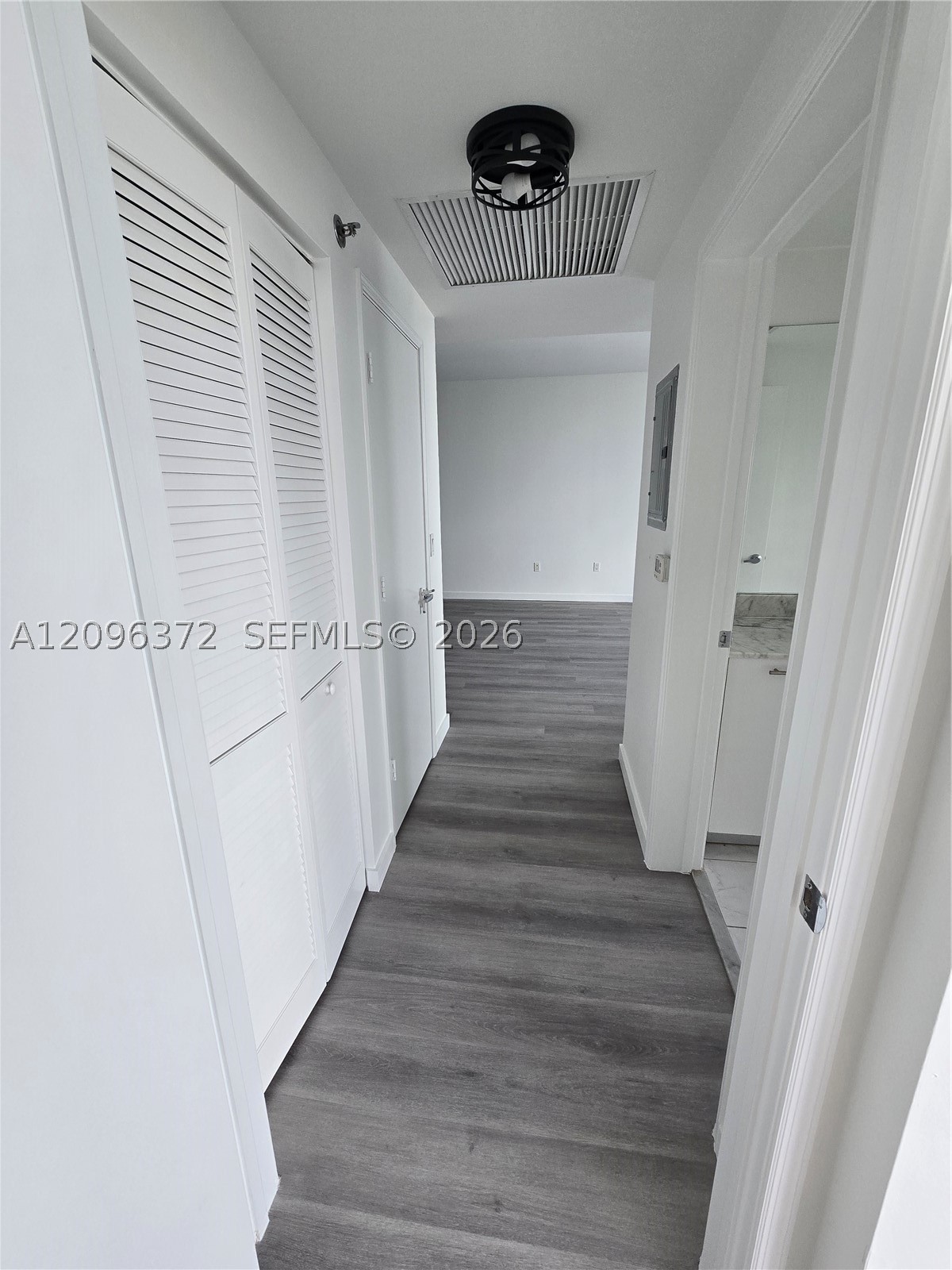 950 Brickell Bay Dr #3300, Miami FL 33131