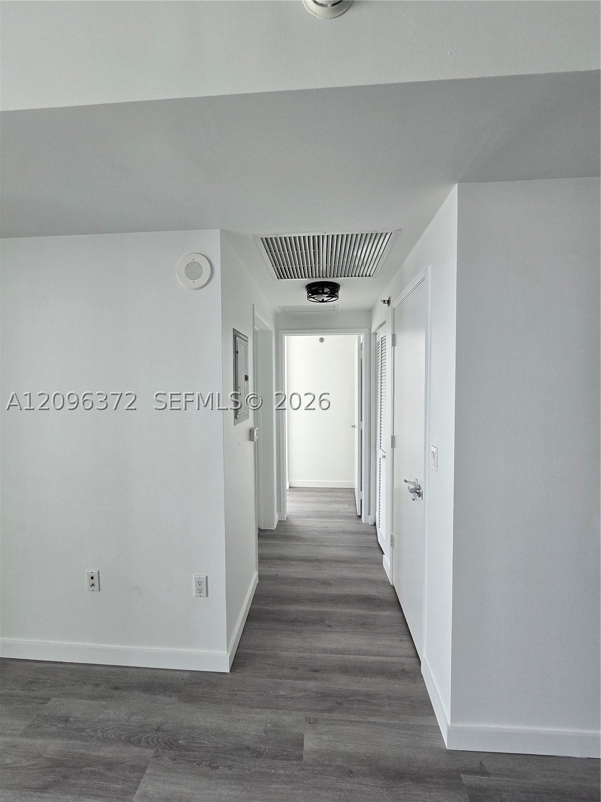 950 Brickell Bay Dr #3300, Miami FL 33131
