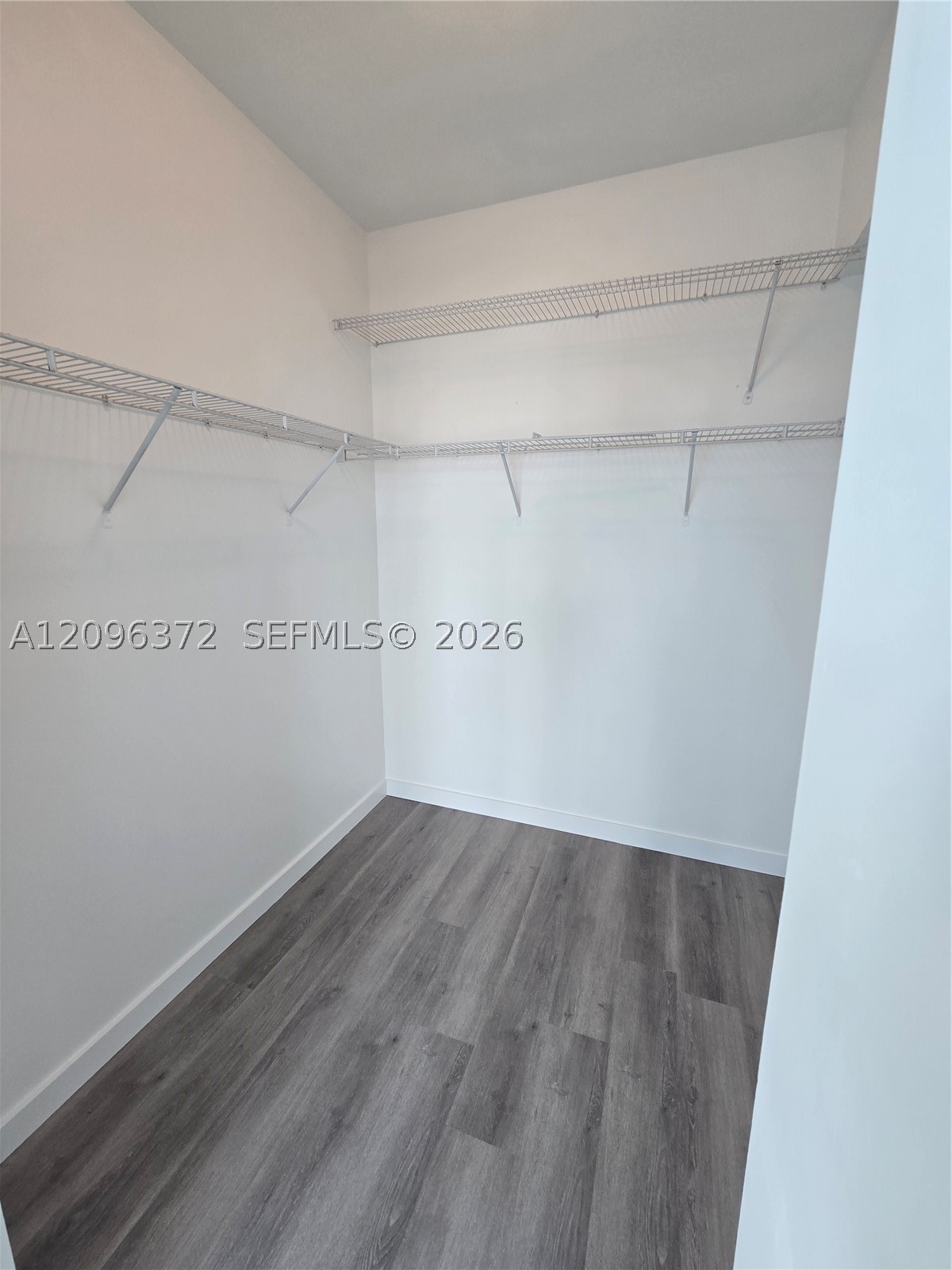 950 Brickell Bay Dr #3300, Miami FL 33131