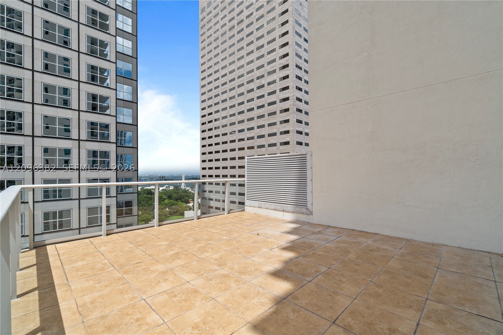300 S Biscayne Blvd #T-1411, Miami FL 33131