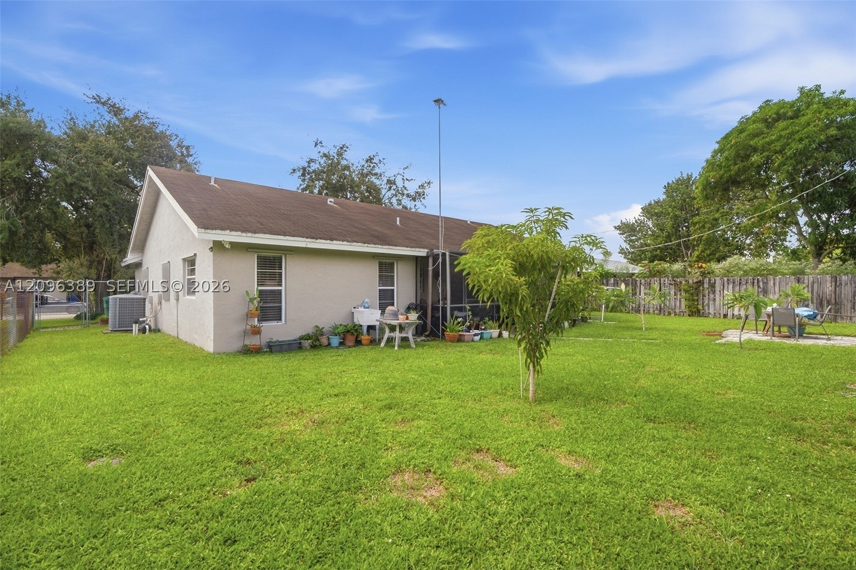 8421 NW 45th St, Lauderhill FL 33351