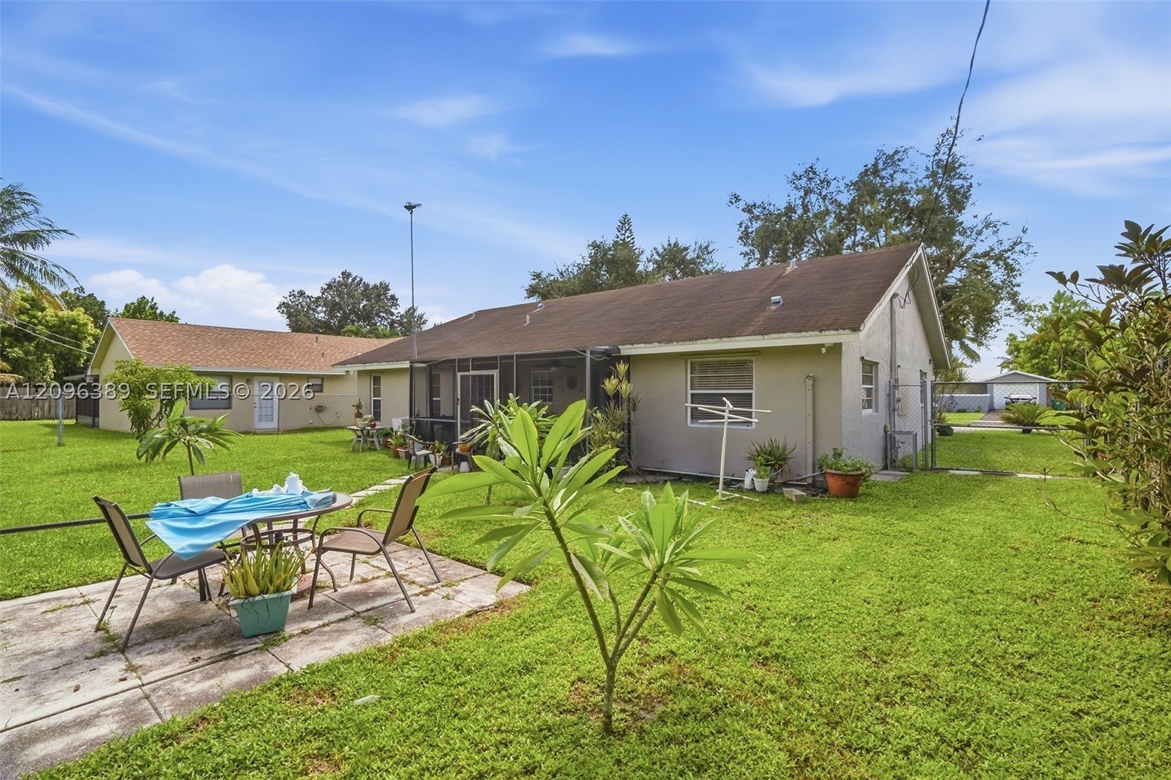 8421 NW 45th St, Lauderhill FL 33351