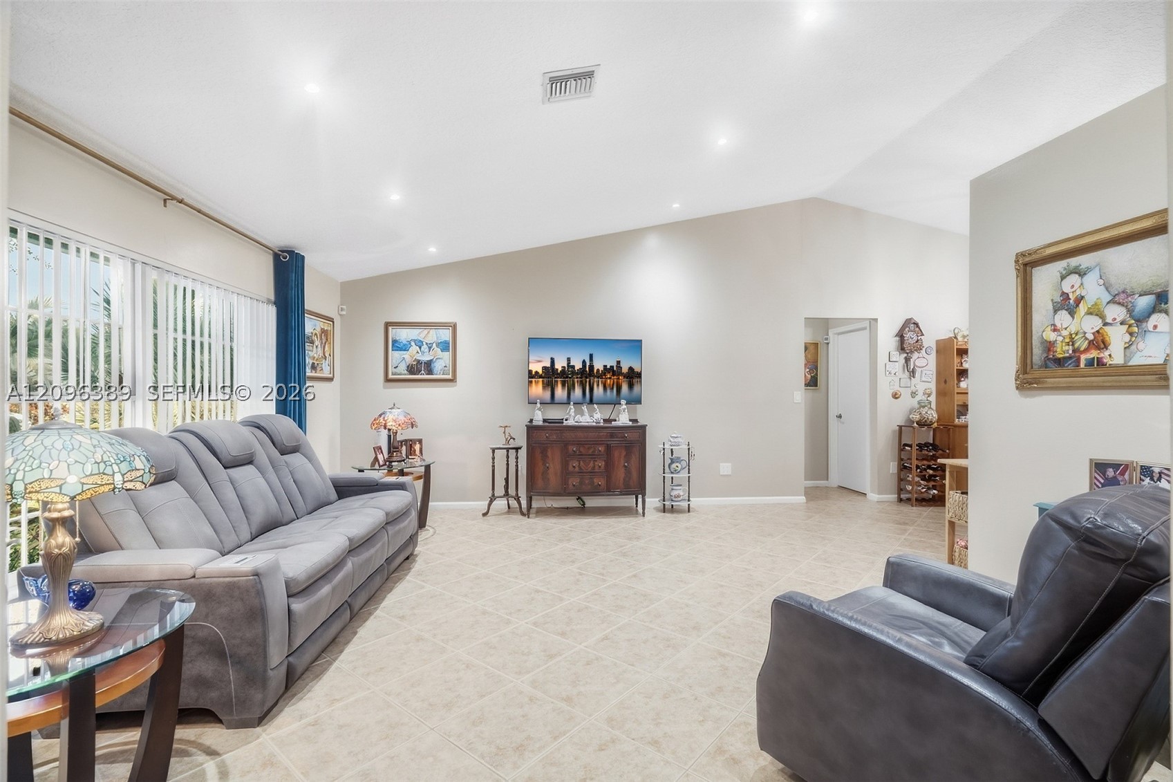 8421 NW 45th St, Lauderhill FL 33351
