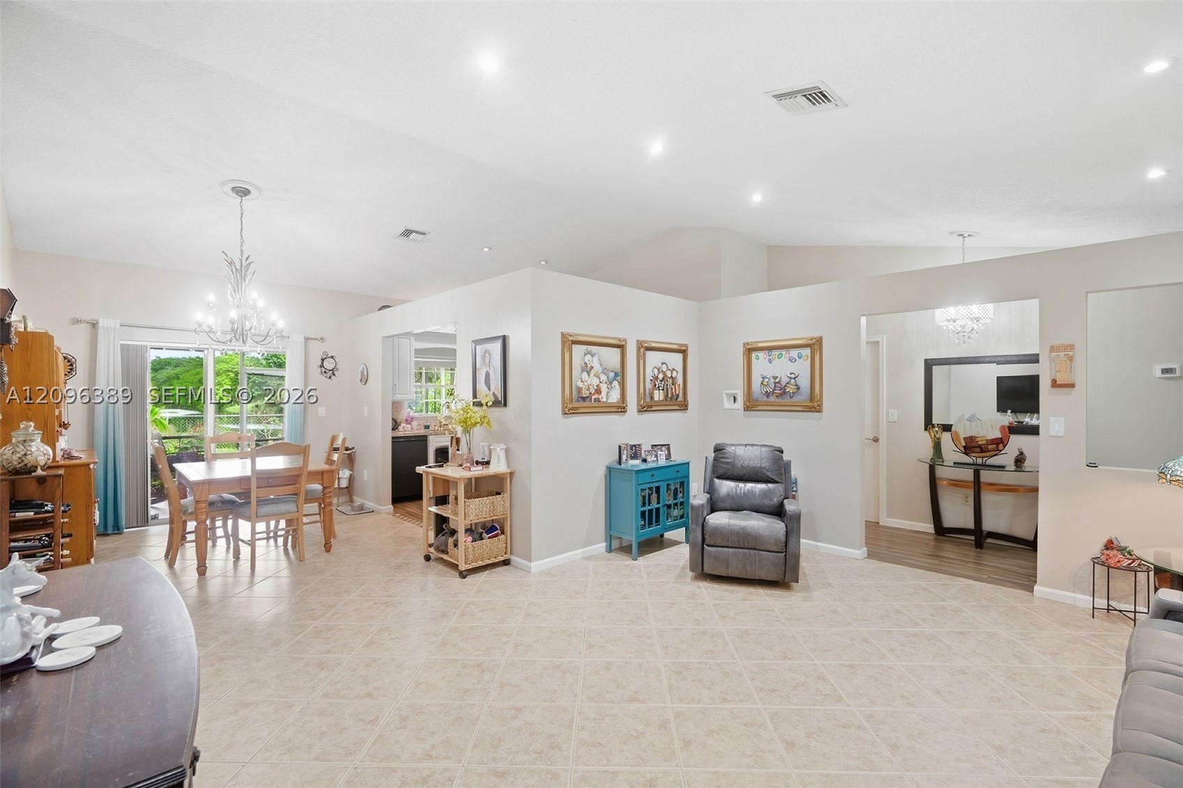 8421 NW 45th St, Lauderhill FL 33351