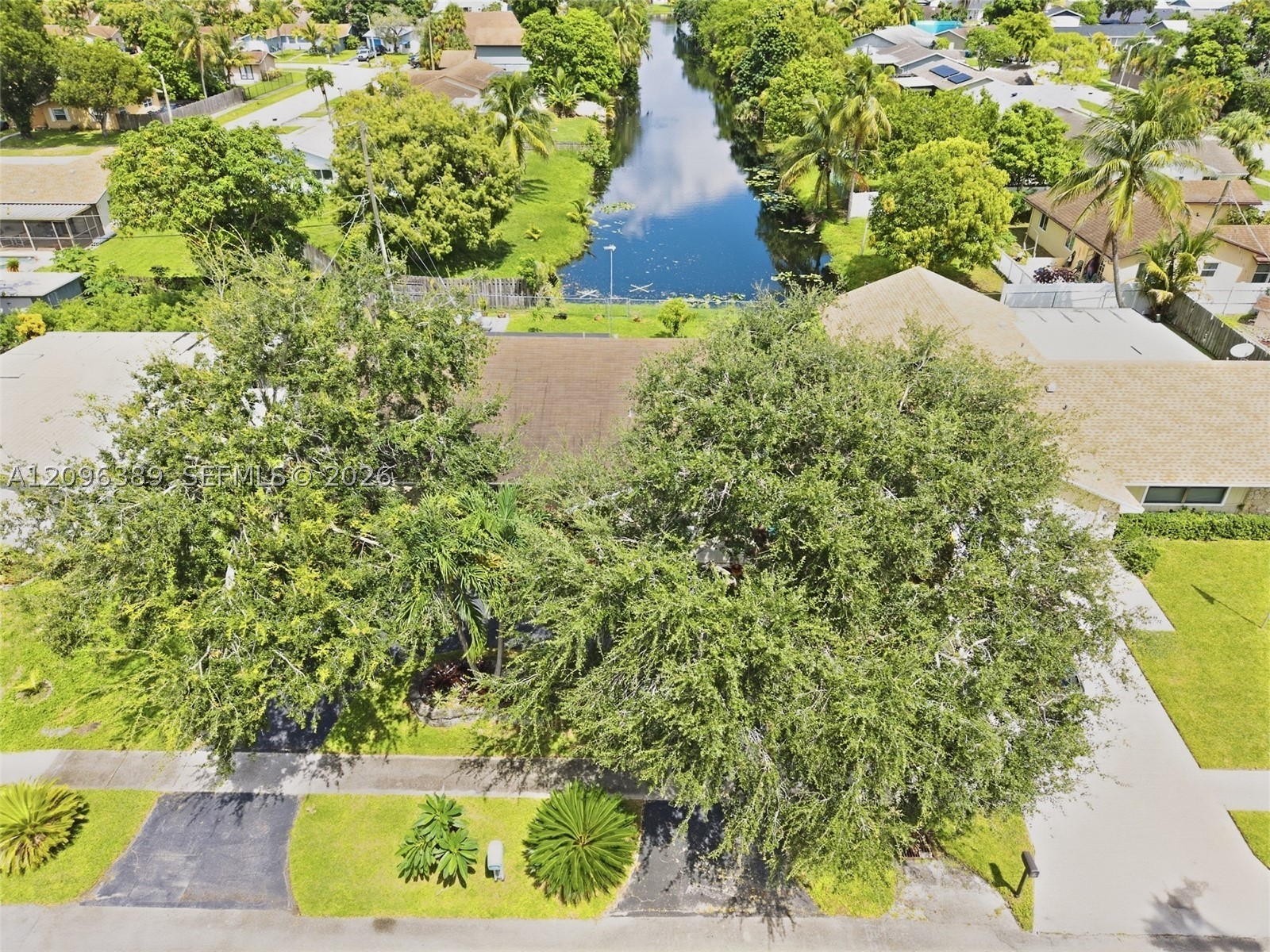 8421 NW 45th St, Lauderhill FL 33351