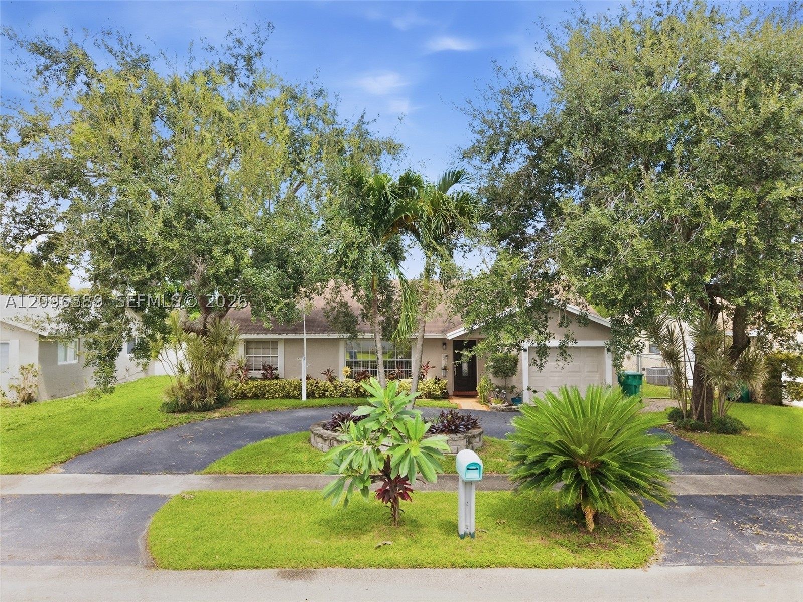 8421 NW 45th St, Lauderhill FL 33351