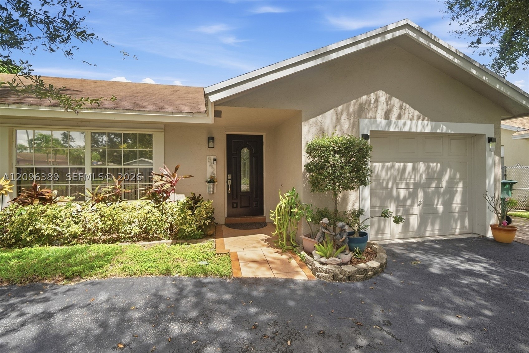 8421 NW 45th St, Lauderhill FL 33351