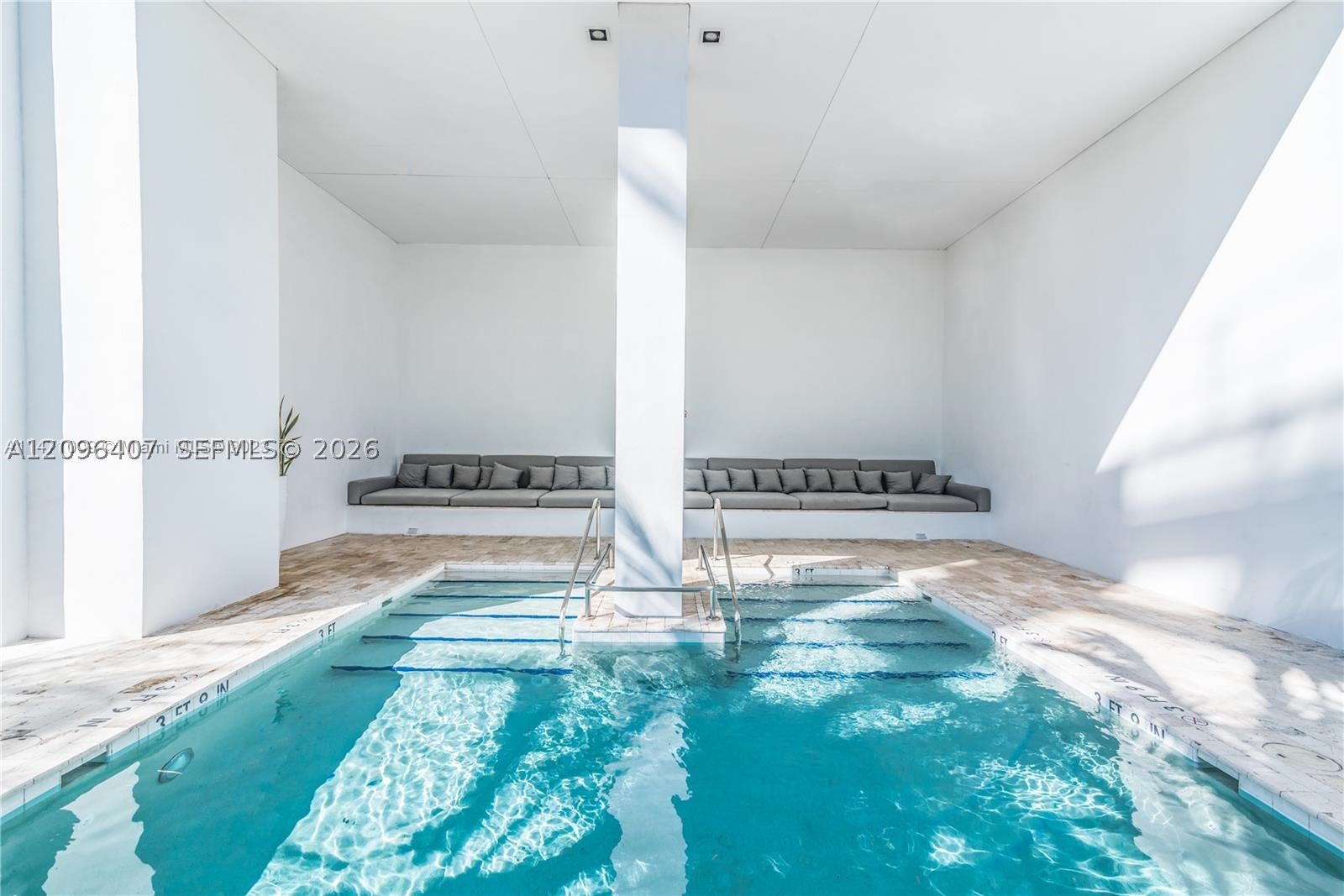 1040 Biscayne Blvd #3704, Miami FL 33132