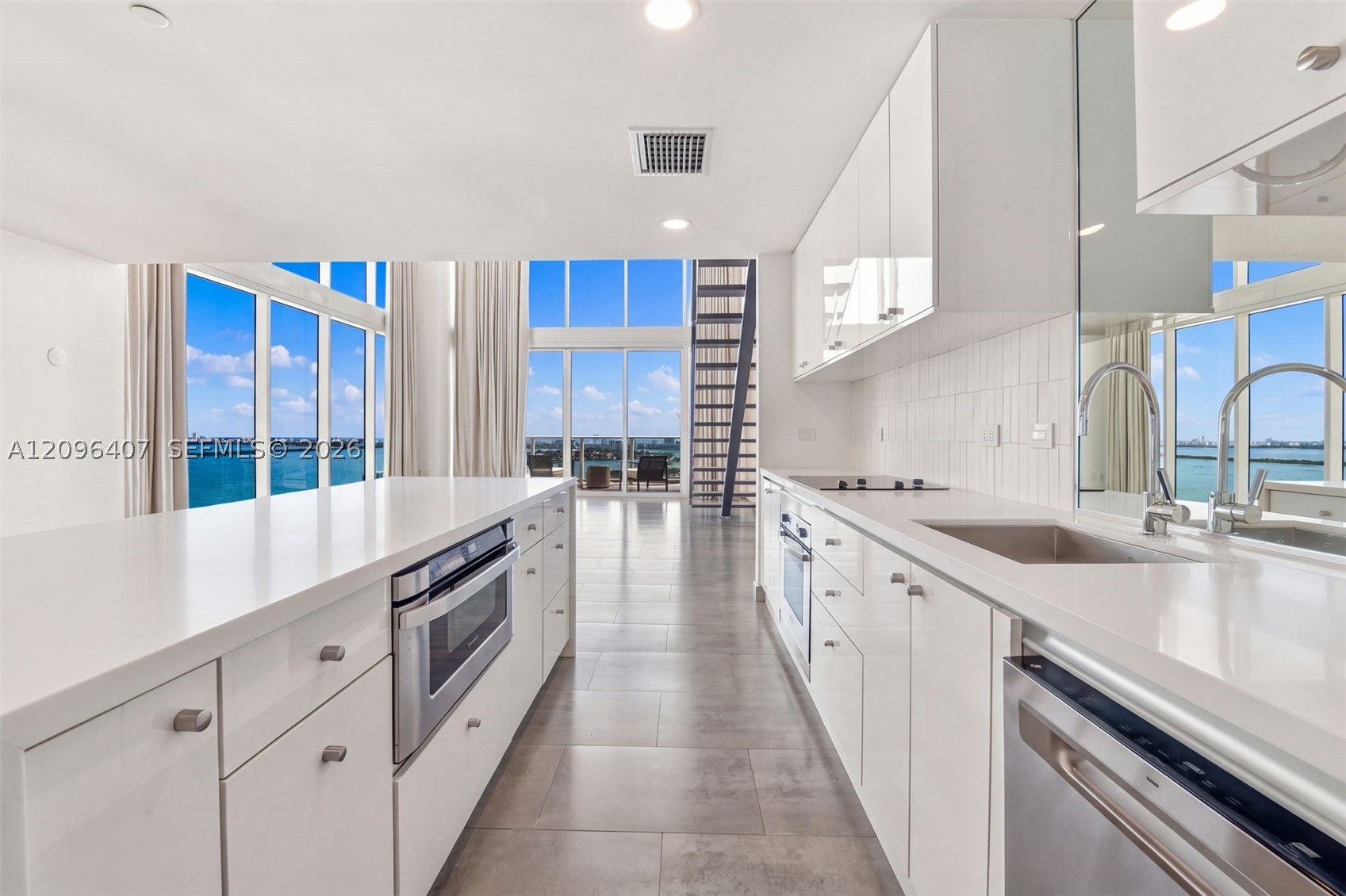 1040 Biscayne Blvd #3704, Miami FL 33132