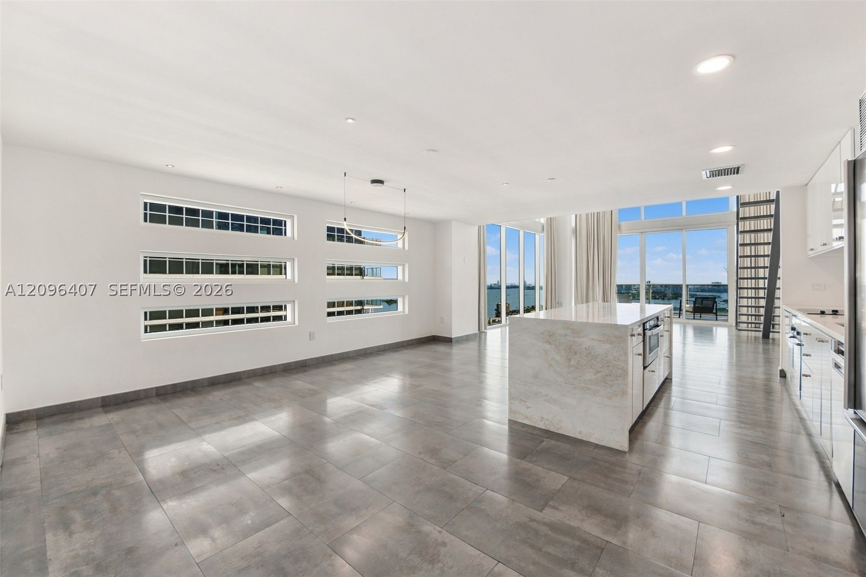 1040 Biscayne Blvd #3704, Miami FL 33132