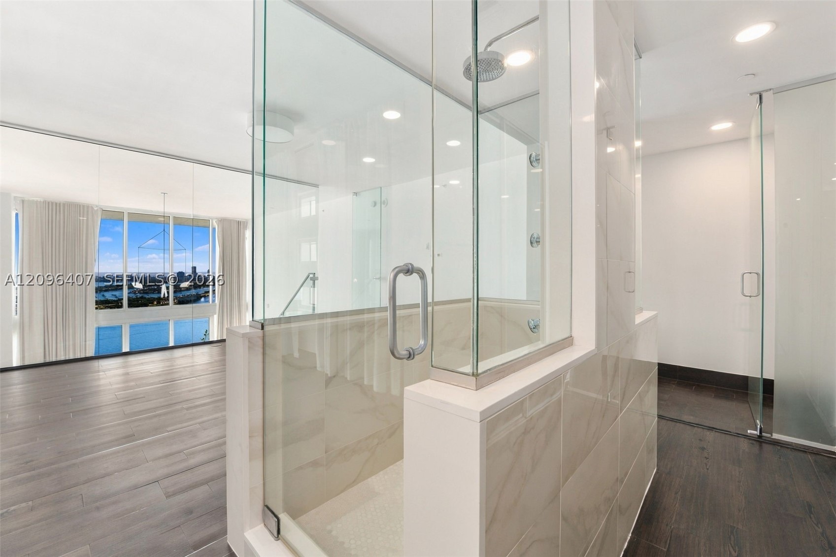 1040 Biscayne Blvd #3704, Miami FL 33132