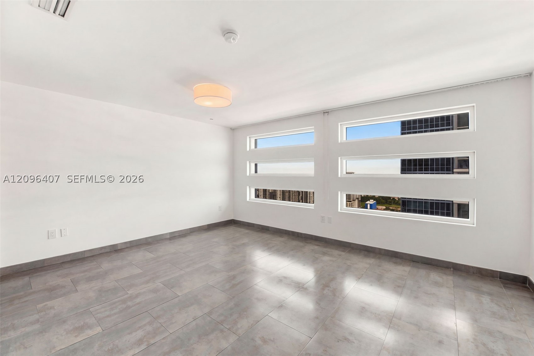 1040 Biscayne Blvd #3704, Miami FL 33132
