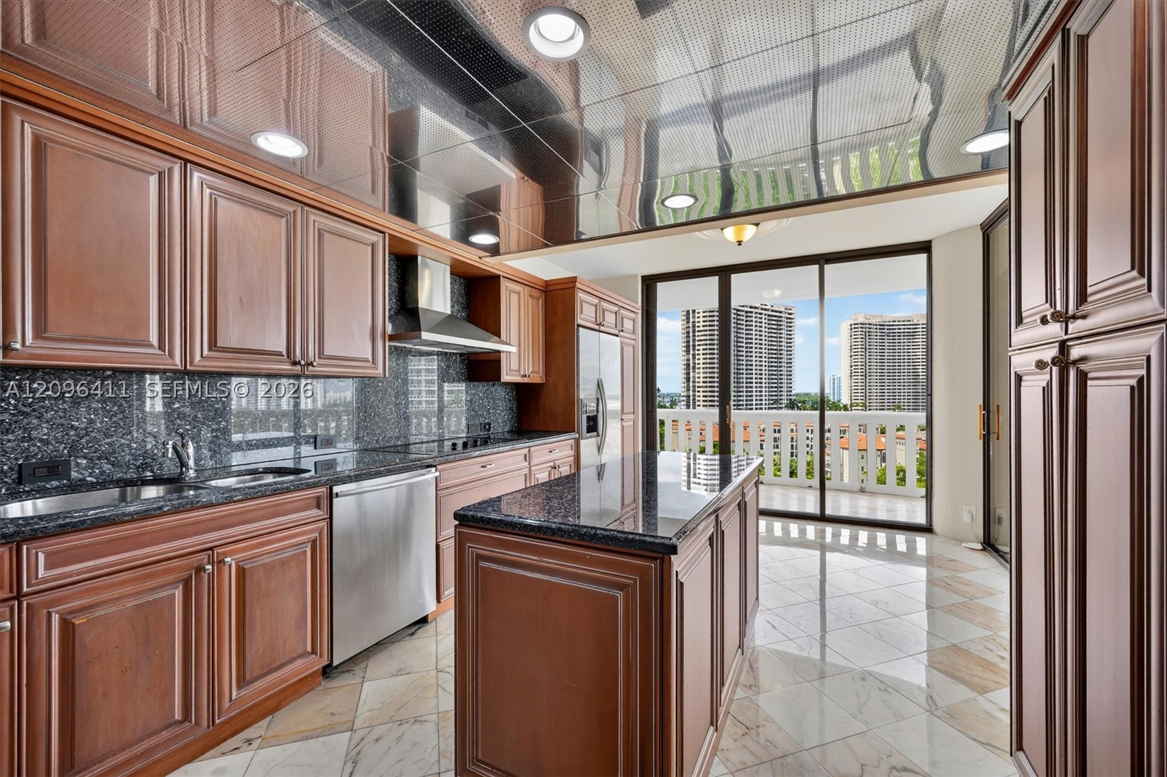 3000 Island Blvd #1103, Aventura FL 33160