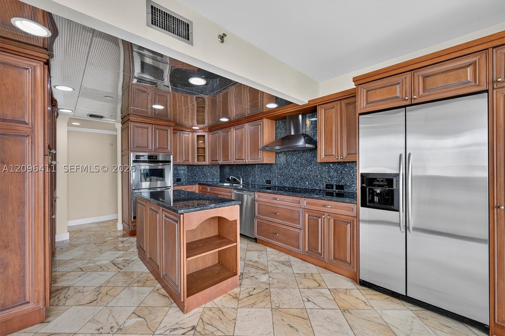 3000 Island Blvd #1103, Aventura FL 33160