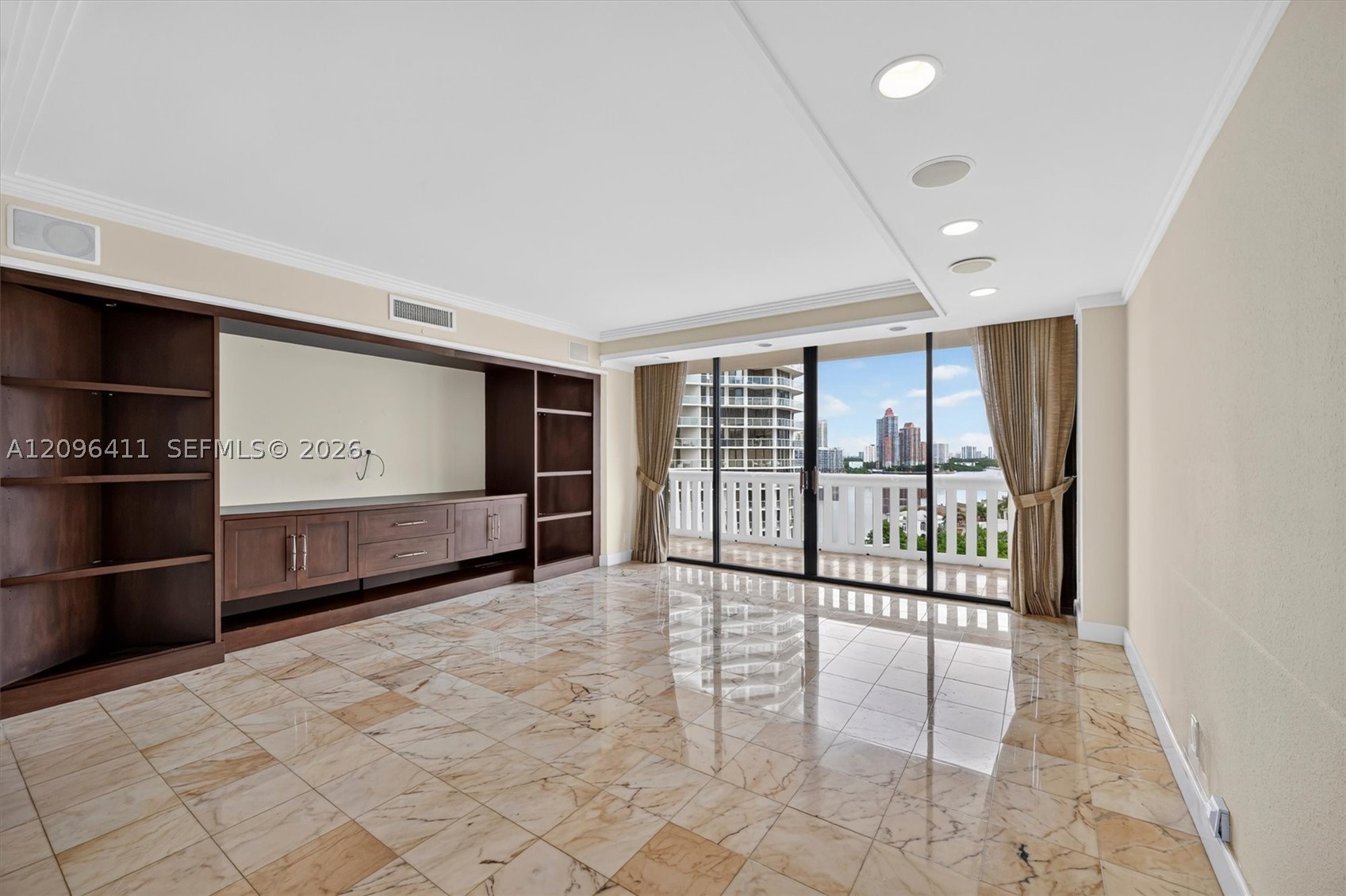 3000 Island Blvd #1103, Aventura FL 33160