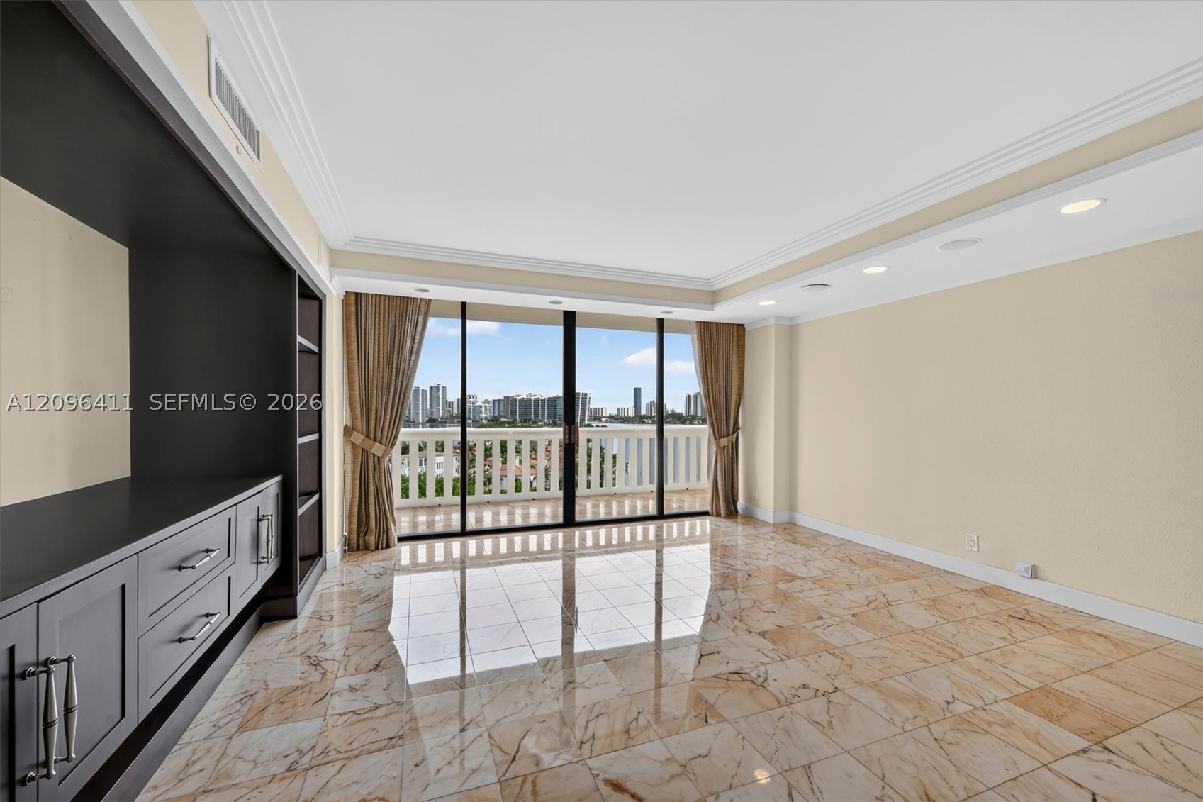 3000 Island Blvd #1103, Aventura FL 33160
