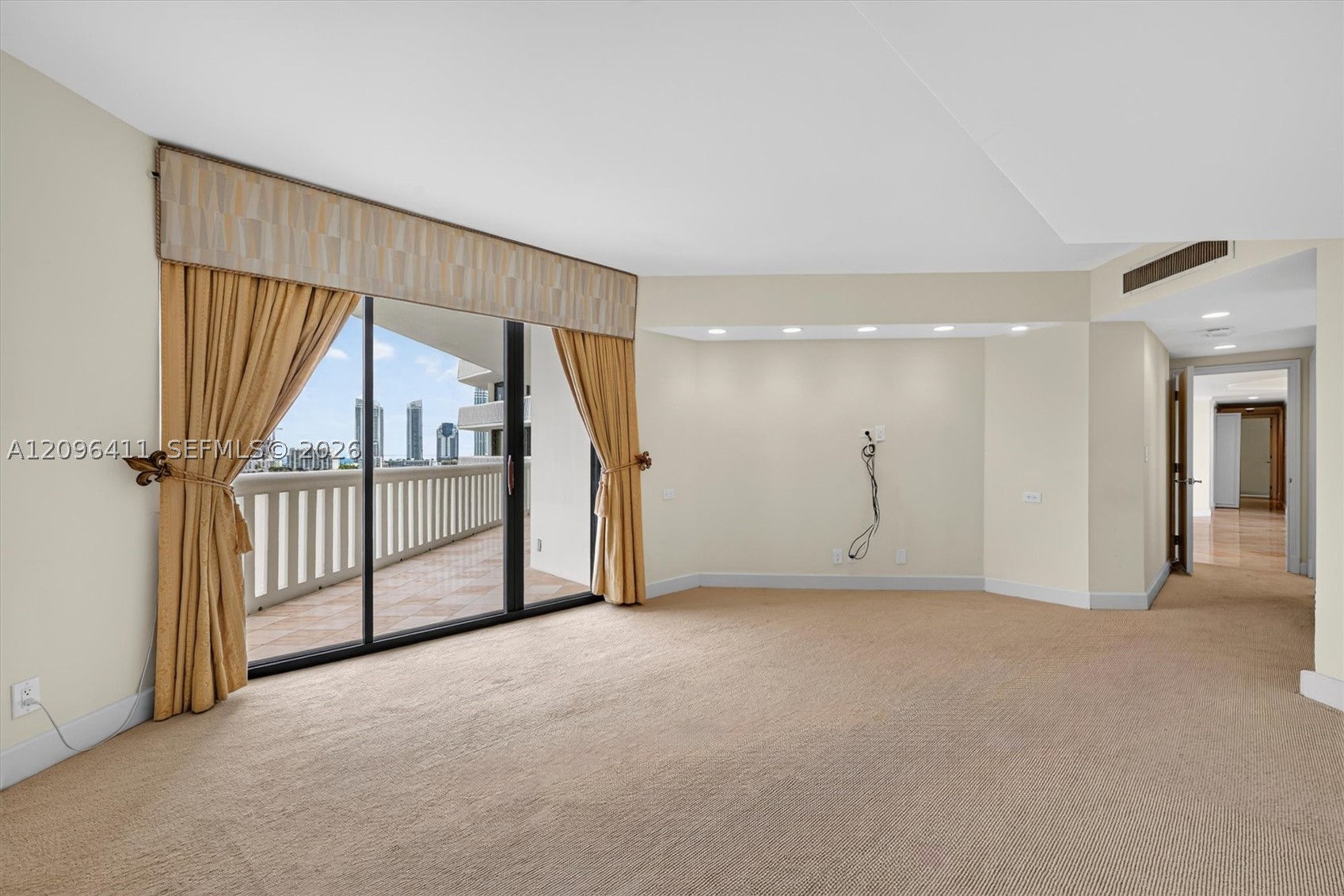 3000 Island Blvd #1103, Aventura FL 33160
