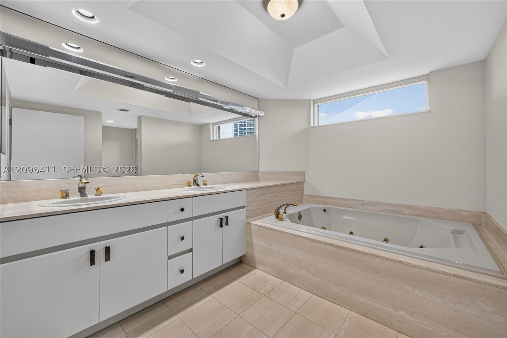 3000 Island Blvd #1103, Aventura FL 33160