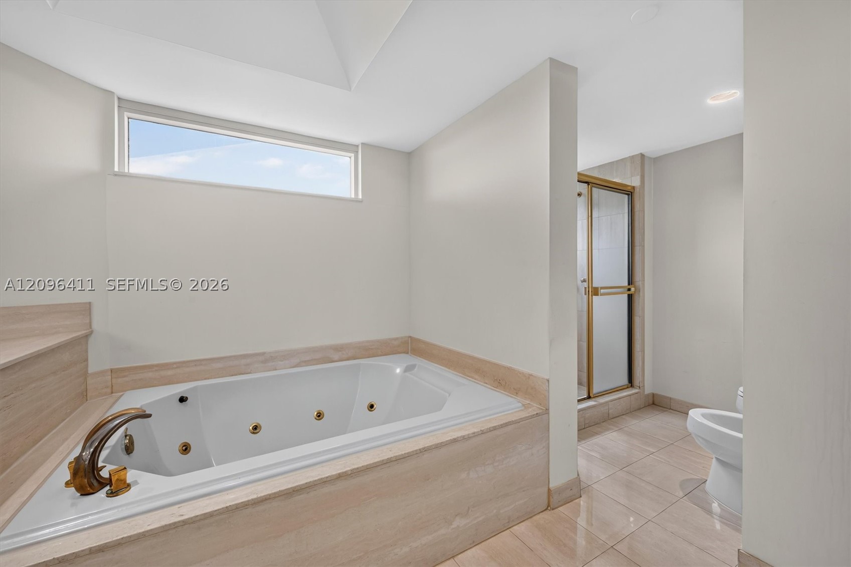 3000 Island Blvd #1103, Aventura FL 33160