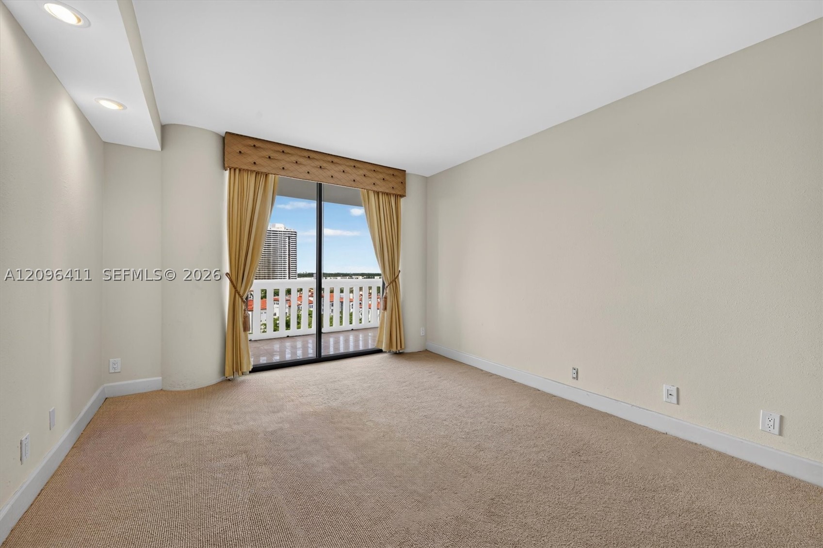 3000 Island Blvd #1103, Aventura FL 33160