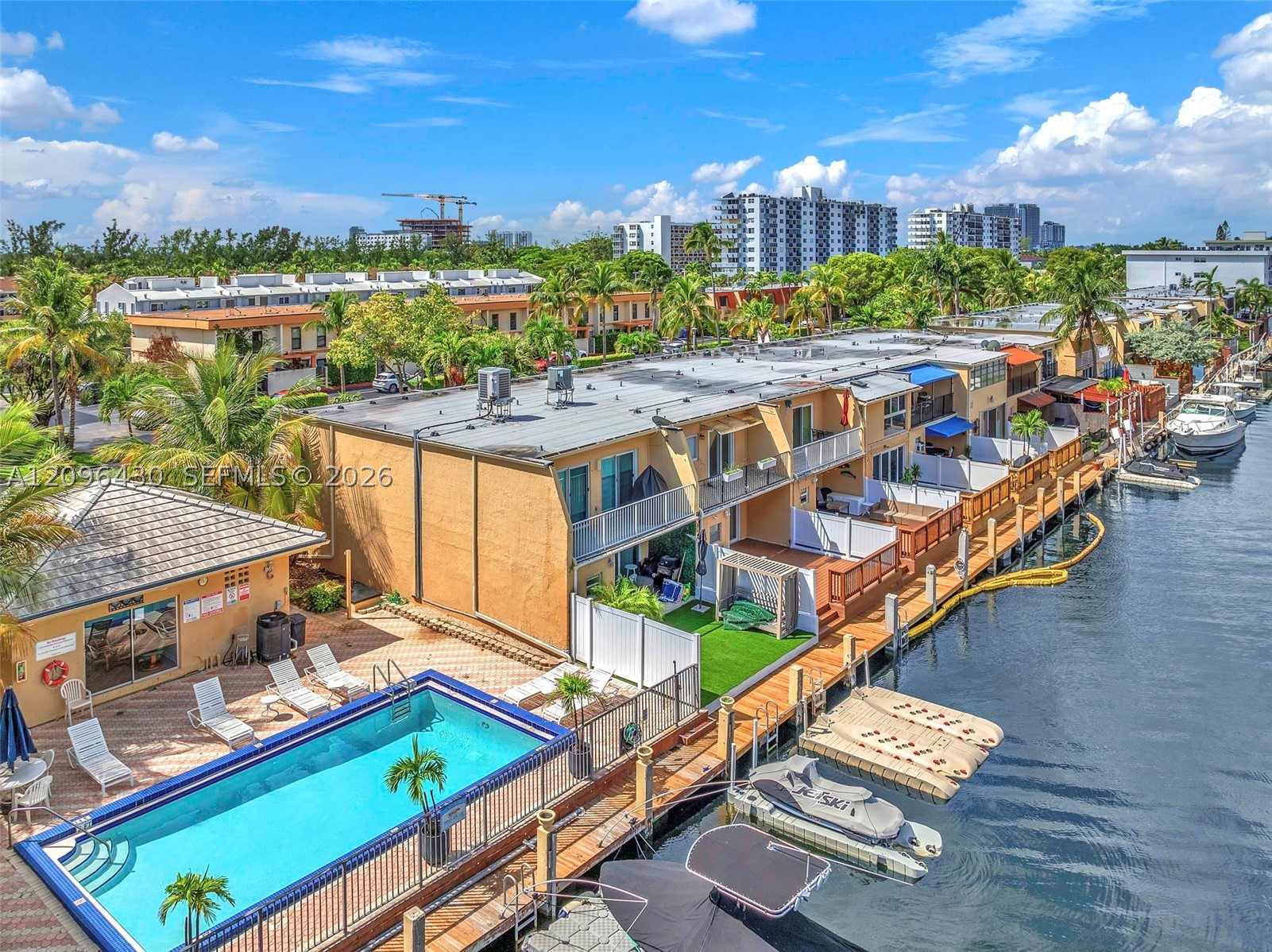 3925 NE 167th St #20, North Miami Beach FL 33160
