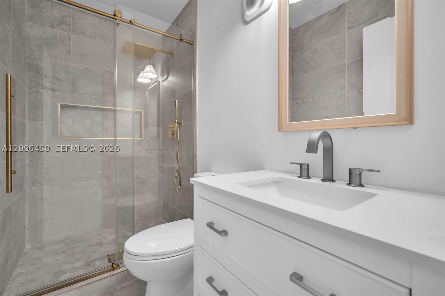 3925 NE 167th St #20, North Miami Beach FL 33160