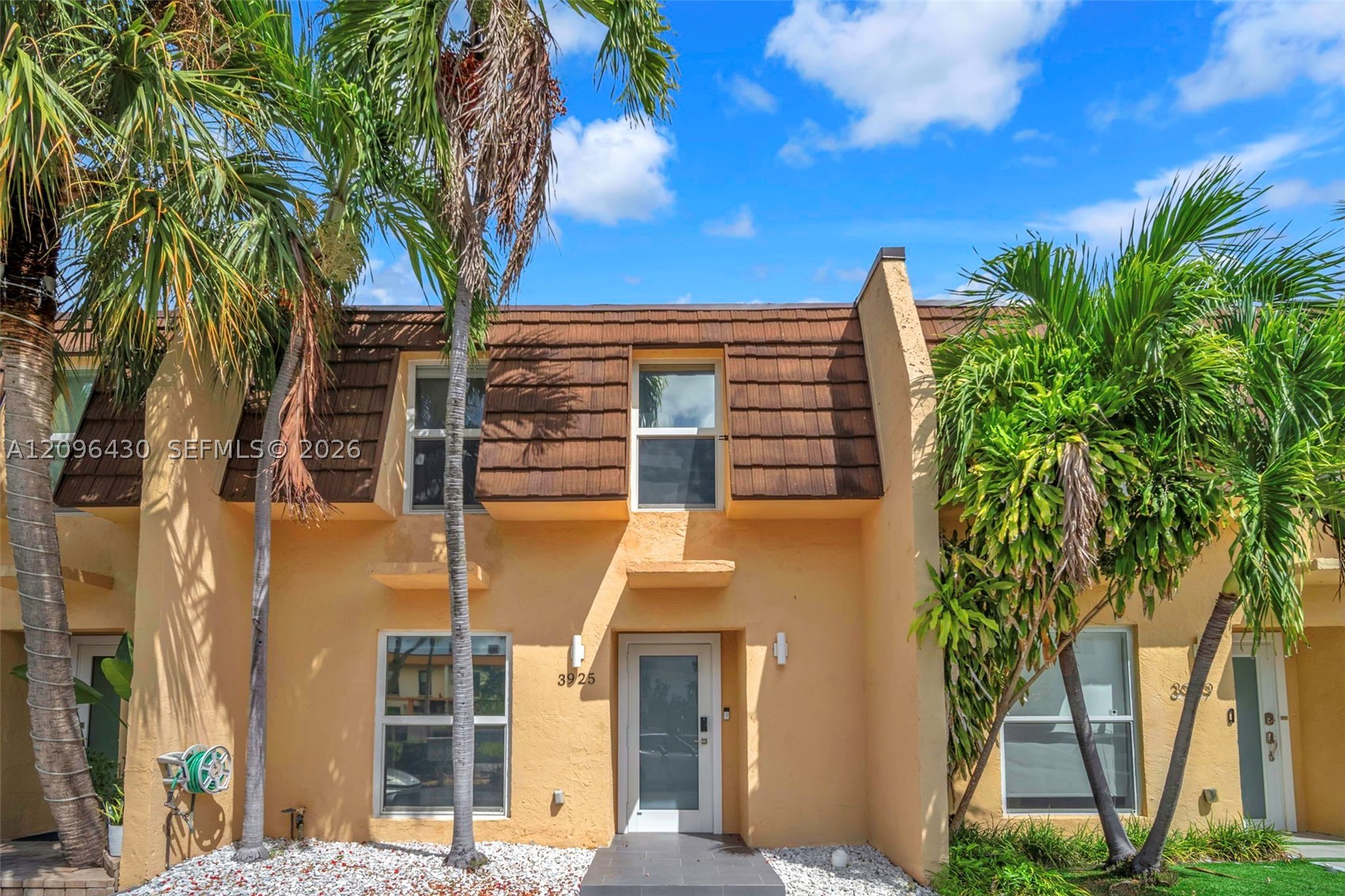 3925 NE 167th St #20, North Miami Beach FL 33160