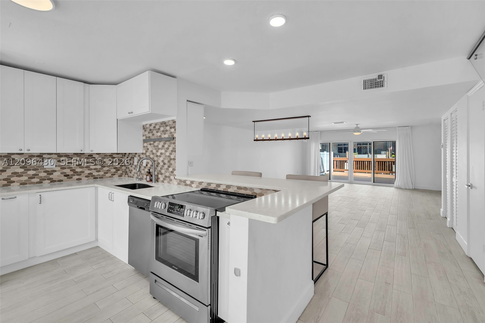 3925 NE 167th St #20, North Miami Beach FL 33160