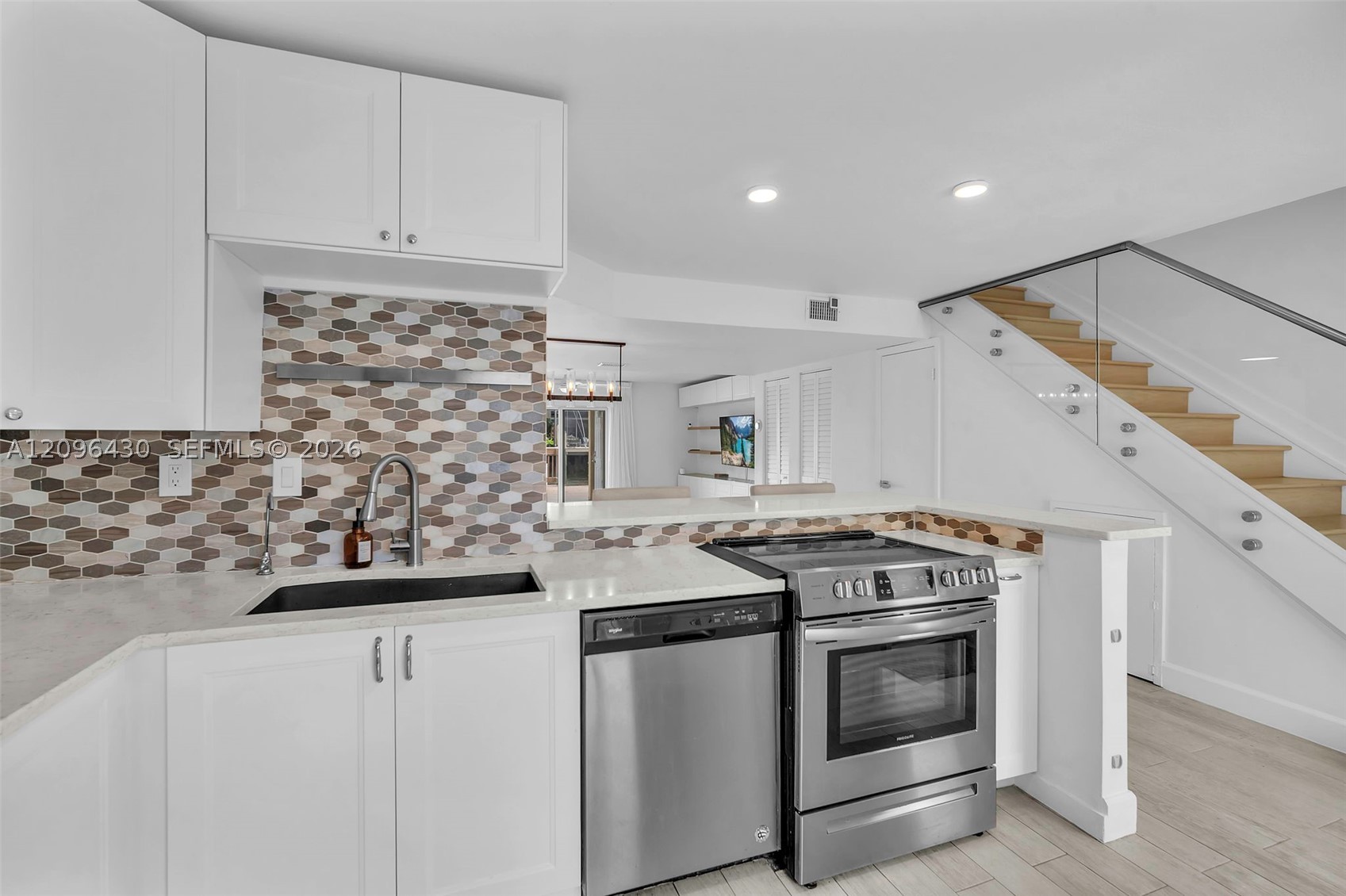 3925 NE 167th St #20, North Miami Beach FL 33160