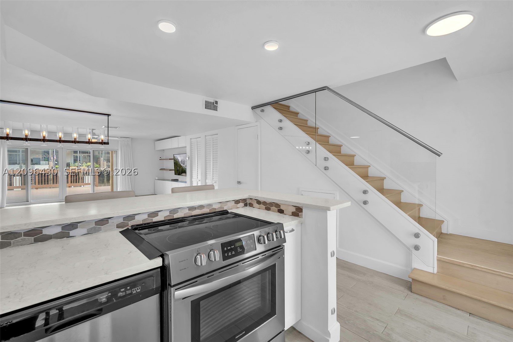 3925 NE 167th St #20, North Miami Beach FL 33160