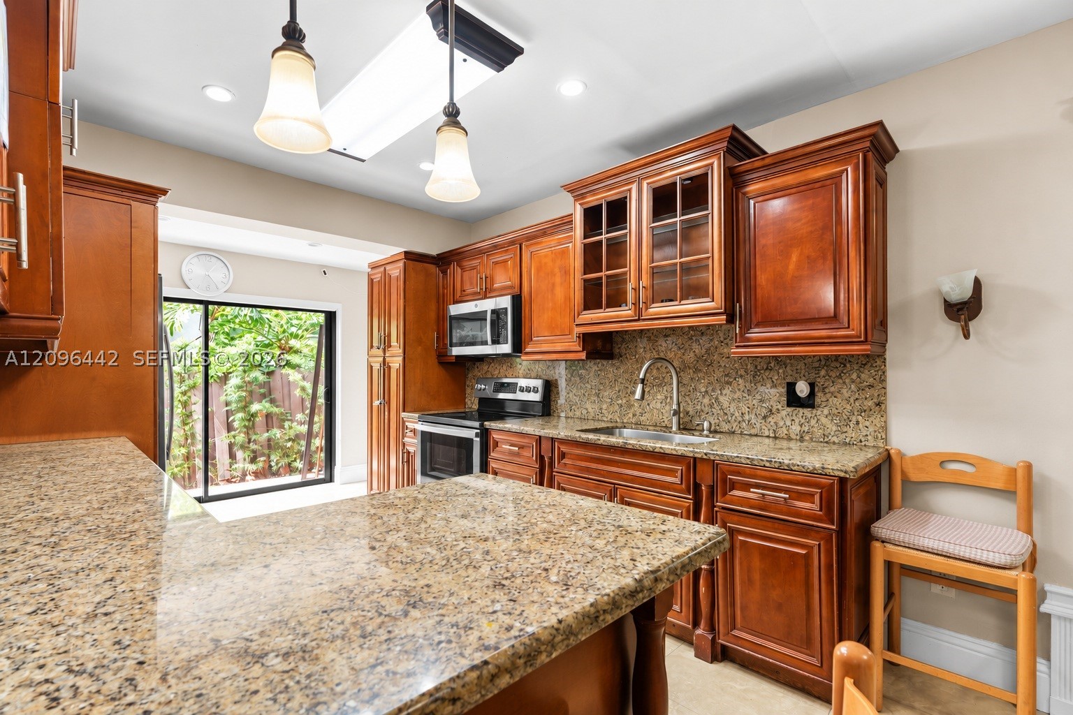 2331 SW 7th St, Miami FL 33135
