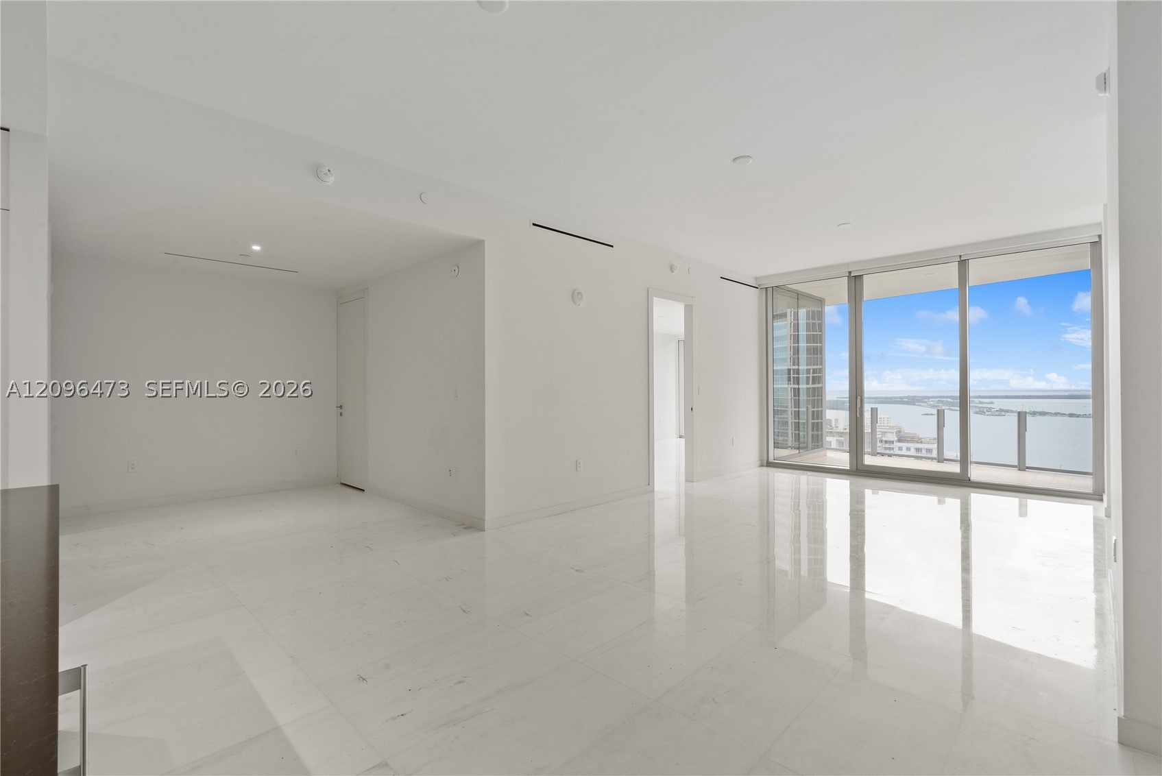 300 Biscayne Boulevard Way #3805W, Miami FL 33131