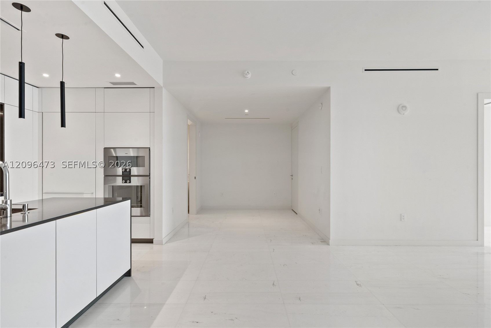 300 Biscayne Boulevard Way #3805W, Miami FL 33131
