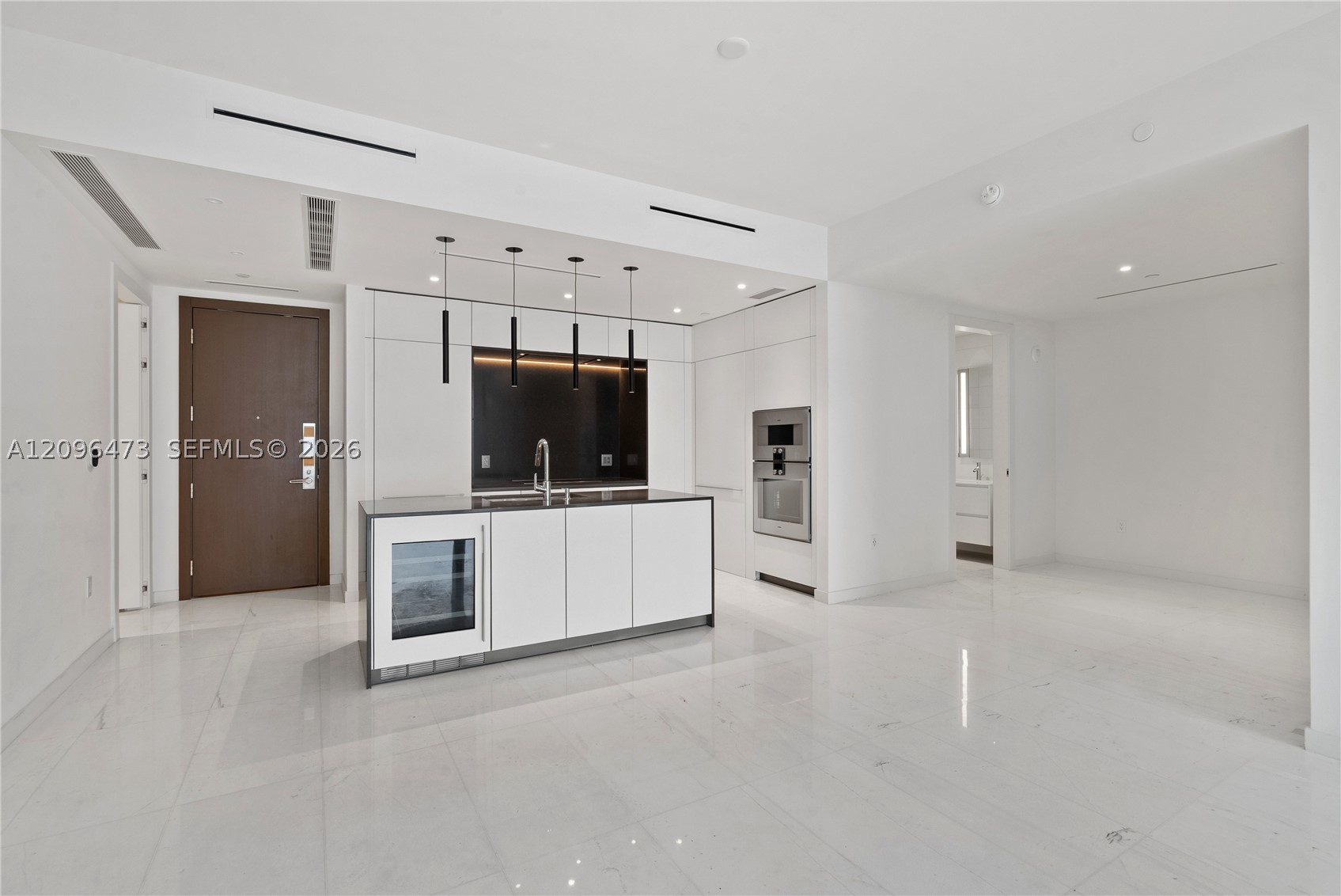 300 Biscayne Boulevard Way #3805W, Miami FL 33131